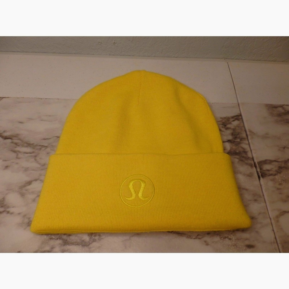 Lululemon Warm Revelation Beanie Logo Winter Hat Size L/XL Yellow